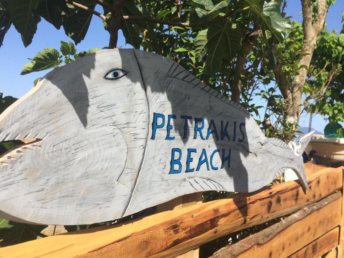 Petrakis Beach เลฟคิมมี ภายนอก รูปภาพ
