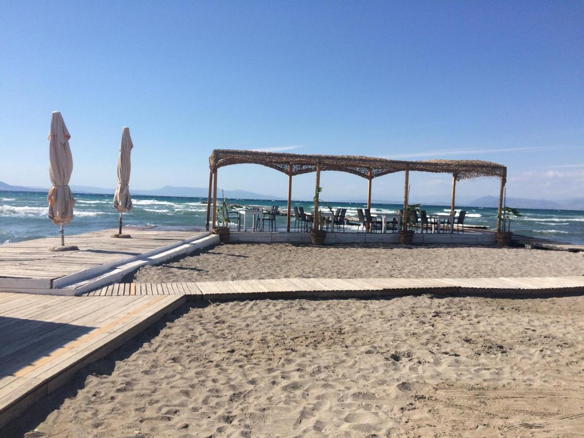 Petrakis Beach เลฟคิมมี ภายนอก รูปภาพ