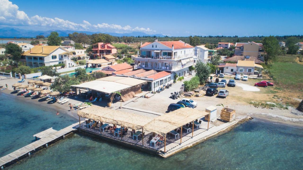 Petrakis Beach เลฟคิมมี ภายนอก รูปภาพ